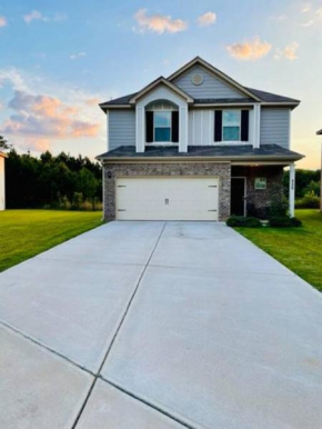 Cozy 4BR in Suburbs of Metro Atlanta